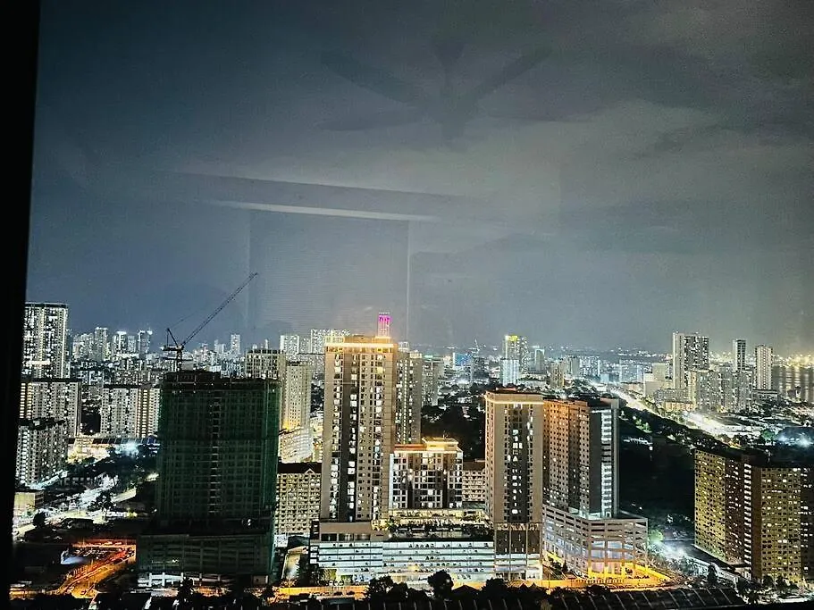 Apartment Urban Suites 6 Pax With Netflix And Board Games Jelutong Ma­lay­sia