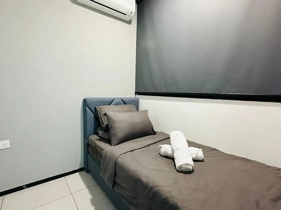Urban Suites 6 Pax With Netflix And Board Games Jelutong