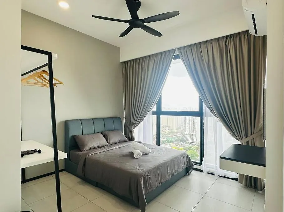 Urban Suites 6 Pax With Netflix And Board Games Jelutong 0*,
